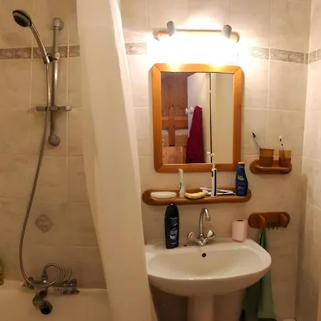 - Inout - 5 Beds Flat G-7 ヴァル・トランス